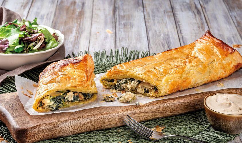 Especialidades - Pasta de full de bacallà amb grelos.