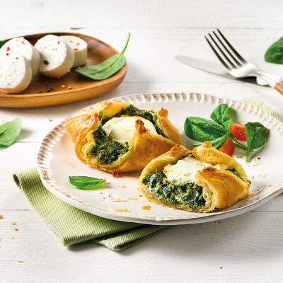 Especialidades - Cesta de hojaldre con espinacas y queso de cabra