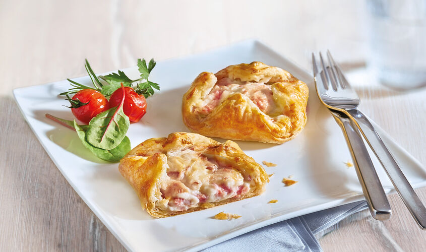 Especialidades - Cestas de hojaldre con jamón y queso