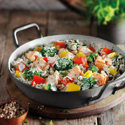 Mezcla de verduras y arroces - Sartén de arroz con salmón salvaje