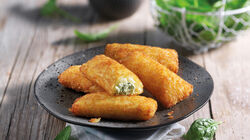  - Crujientes de patata con queso y espinacas