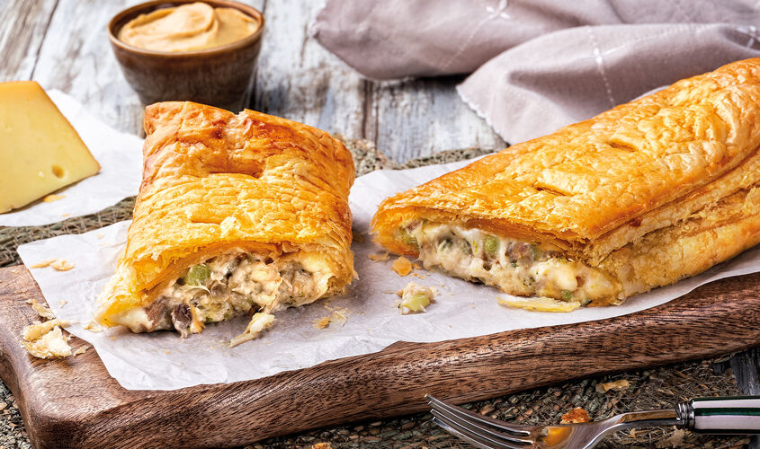 Especialidades - Hojaldre de pollo con queso ahumado