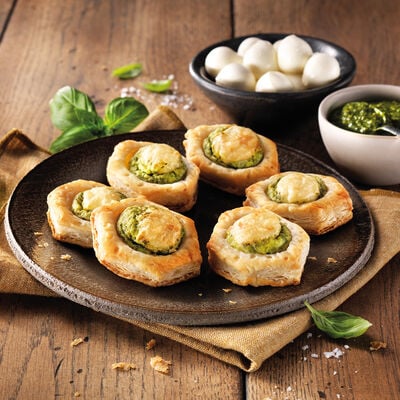 Pizzas - Bocinets de pasta de full al pesto