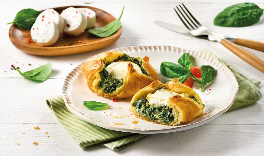 Especialidades - Cistella de pasta de full amb espinacs i formatge de cabra