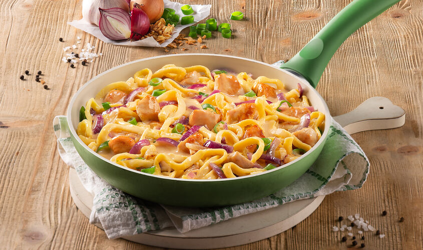Pasta - Sartén de pasta alemana, pollo y nata