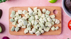 Natural - Aguacate en dados