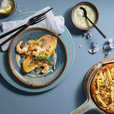 Eglefino con salsa de eneldo y tarta tatín