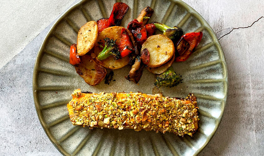 3 formas de preparar el salmón: Al horno con costra de pistacho