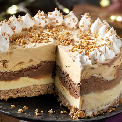 Tarta helada triple delicia con base crujiente