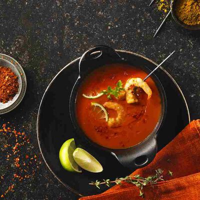 Sopa de pimientos con gambas