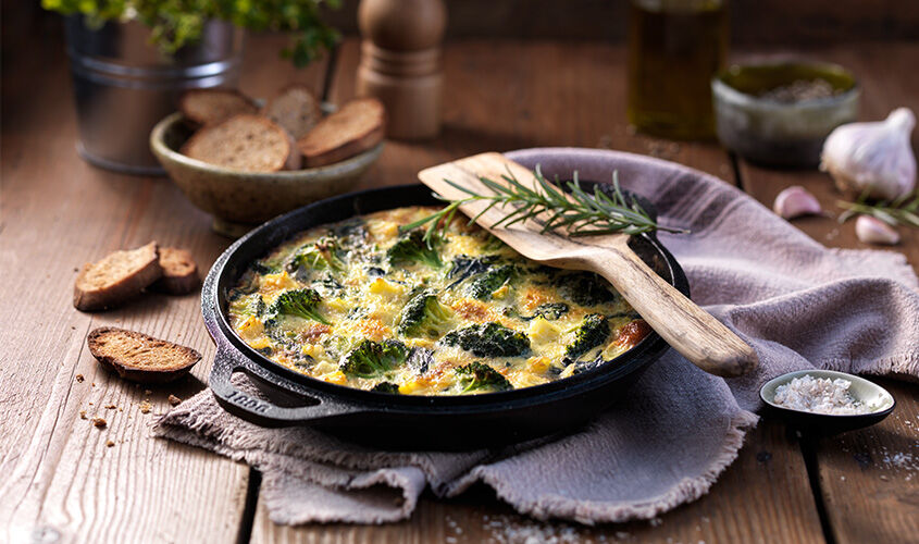 Pastel de patata con br&oacute;coli y espinacas
