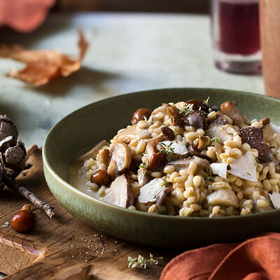 Risotto con cebada, setas, tomillo y ricotta 