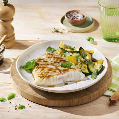 Bacalao a la plancha con ensalada de calabacín
