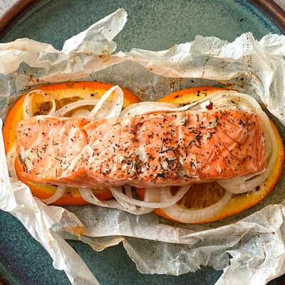 3 formas de preparar el salmón: A la naranja en papillote