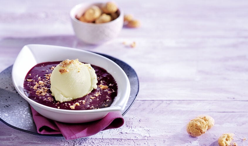 Postres de nabius amb gelat de vainilla bourbon i amarettini