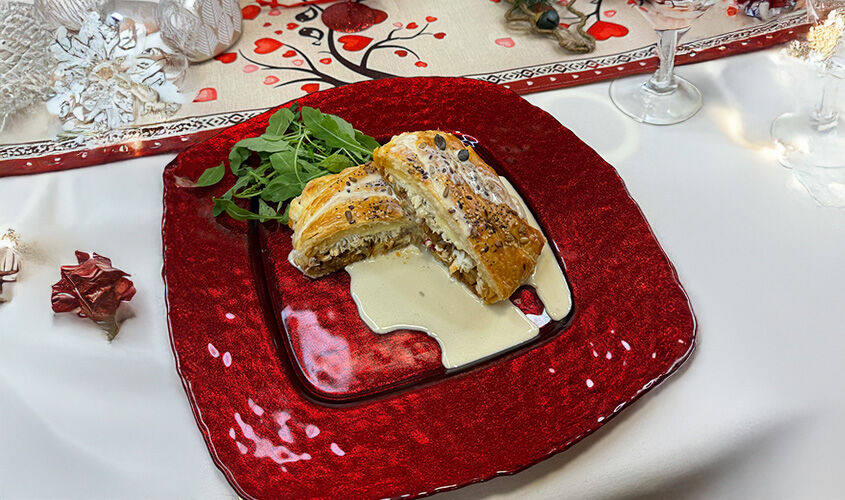 Hojaldre de lubina y gambones "creada por @cocinacongemabarajas"