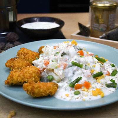 Ensaladilla de atún con caballa, mejillones fritos y mahonesa del Padrón