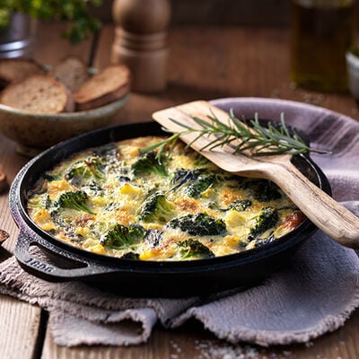 Pastel de patata con br&oacute;coli y espinacas