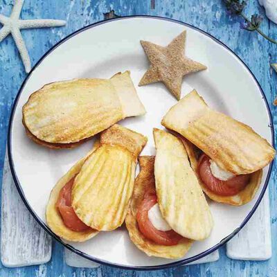 Conchas de queso fresco y salm&oacute;n
