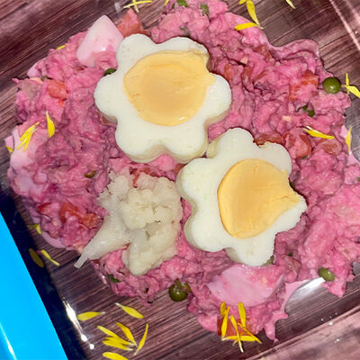 Ensaladilla de coliflor pink "creada por @nia_fit_food"