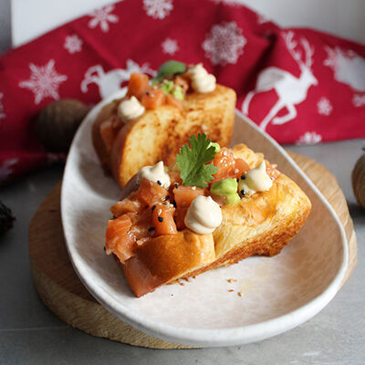 Brioche de tartar de salm&oacute;n "creada por @foodpepa"