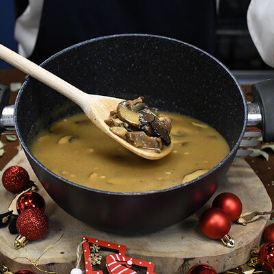 Salsa de pollastre torrat amb ceps i tòfona