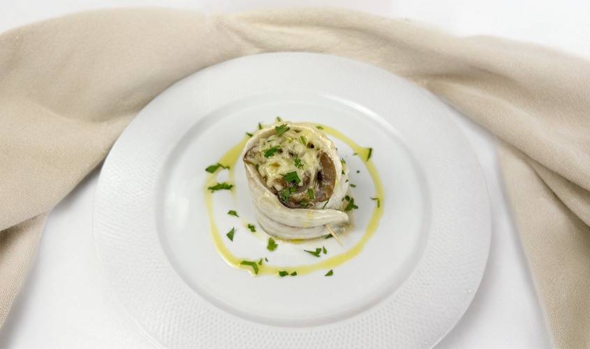 Rollito de lubina con champi&ntilde;ones al brandy "propuesta de @elmantelenlamesa"